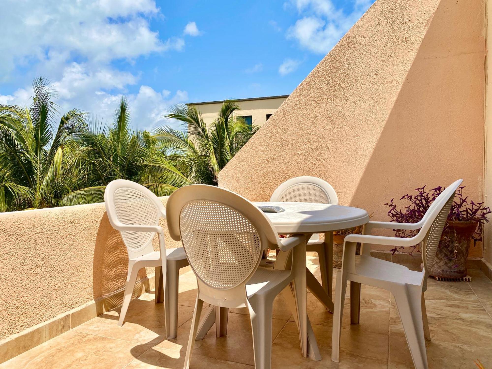 Apartment Tropical By Andiani *
